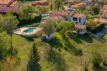 Family Villa with Pool and Garden in Labin