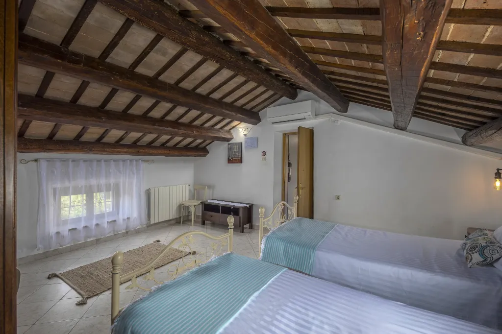 Family Villa with Pool and Garden in Labin