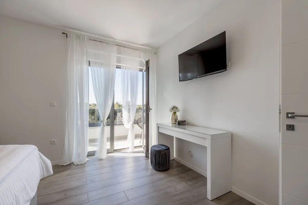 Modern Family Villa with Pool in Šibenik