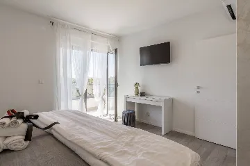 Modern Family Villa with Pool in Šibenik