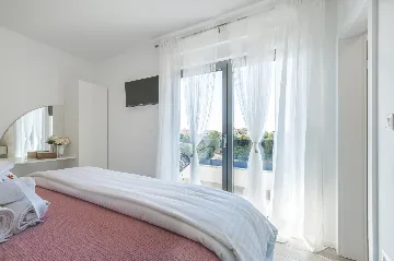 Modern Family Villa with Pool in Šibenik