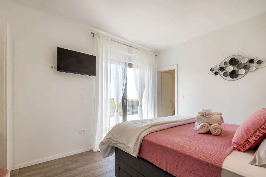 Modern Family Villa with Pool in Šibenik