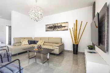 Modern Family Villa with Pool in Šibenik