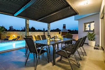 Modern Family Villa with Pool in Šibenik