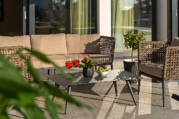 Modern Five-Bedroom Villa with Heated Pool in Pula