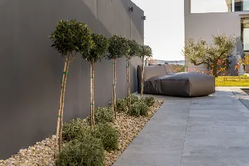 Modern Five-Bedroom Villa with Heated Pool in Pula