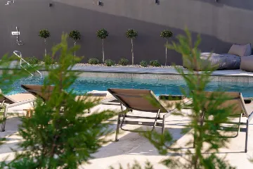 Modern Five-Bedroom Villa with Heated Pool in Pula