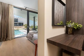 Modern Five-Bedroom Villa with Heated Pool in Pula