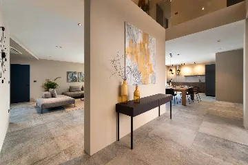 Modern Five-Bedroom Villa with Heated Pool in Pula