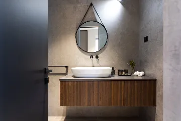 Modern Five-Bedroom Villa with Heated Pool in Pula