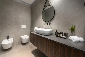 Modern Five-Bedroom Villa with Heated Pool in Pula