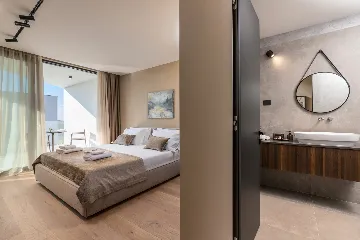 Modern Five-Bedroom Villa with Heated Pool in Pula