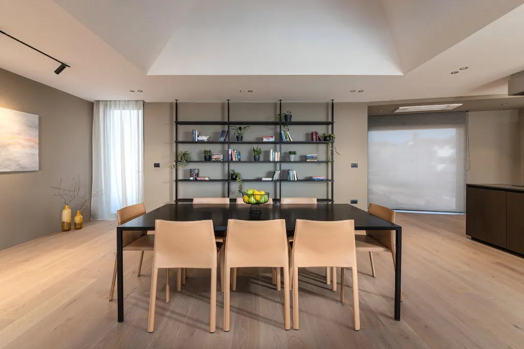 Modern Five-Bedroom Villa with Heated Pool in Pula