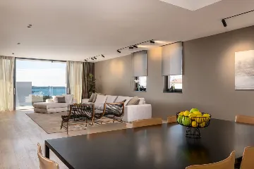 Modern Five-Bedroom Villa with Heated Pool in Pula