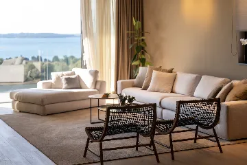 Modern Five-Bedroom Villa with Heated Pool in Pula