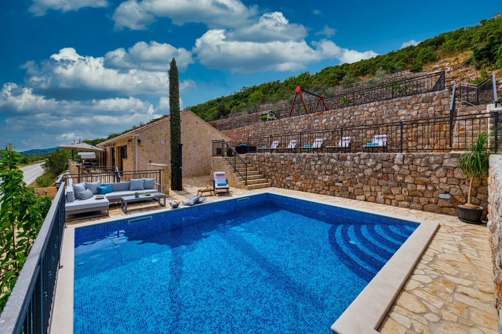 Family Villa with Heated Pool in Konavle