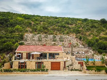 Family Villa with Heated Pool in Konavle