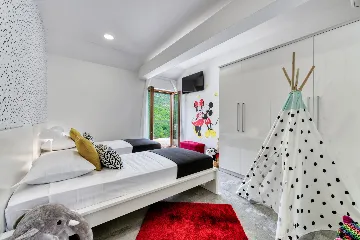 Family Villa with Heated Pool in Konavle