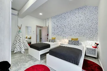 Family Villa with Heated Pool in Konavle