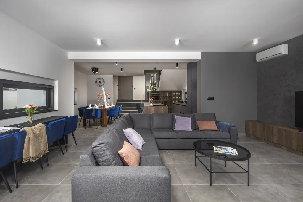 Modern Villa with Pool in Novigrad