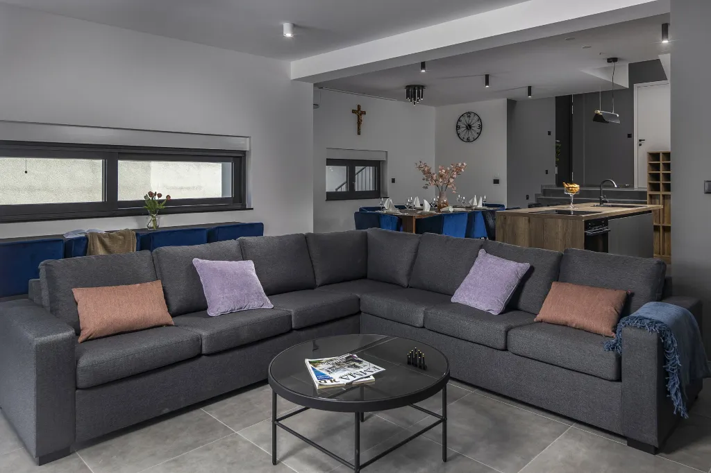 Modern Villa with Pool in Novigrad