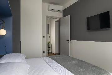 Modern Villa with Pool in Novigrad