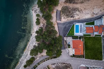 Modern Villa with Pool in Novigrad