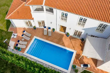 Contemporary Villa Retreat with Pool in Vabriga