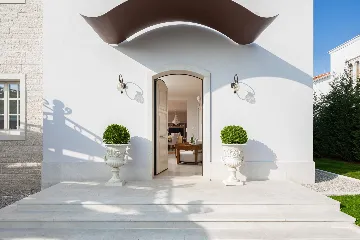 Contemporary Villa Retreat with Pool in Vabriga