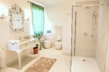 Contemporary Villa Retreat with Pool in Vabriga