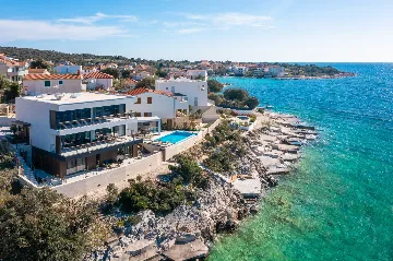 Beachfront Villa with Infinity Pool, Rogoznica