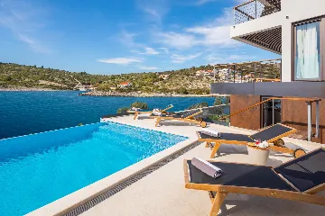 Beachfront Villa with Infinity Pool, Rogoznica