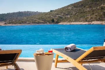 Beachfront Villa with Infinity Pool, Rogoznica