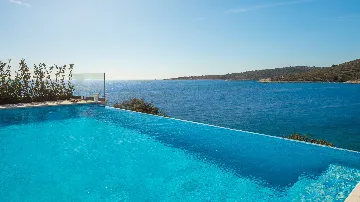 Beachfront Villa with Infinity Pool, Rogoznica