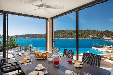 Beachfront Villa with Infinity Pool, Rogoznica