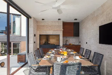 Beachfront Villa with Infinity Pool, Rogoznica