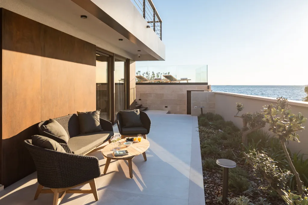 Beachfront Villa with Infinity Pool, Rogoznica