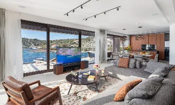 Beachfront Villa with Infinity Pool, Rogoznica