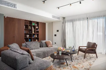 Beachfront Villa with Infinity Pool, Rogoznica