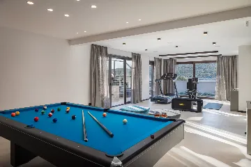 Beachfront Villa with Infinity Pool, Rogoznica