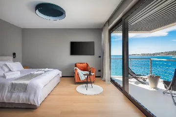 Beachfront Villa with Infinity Pool, Rogoznica