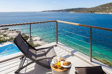 Beachfront Villa with Infinity Pool, Rogoznica