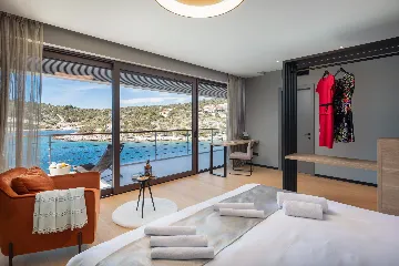 Beachfront Villa with Infinity Pool, Rogoznica