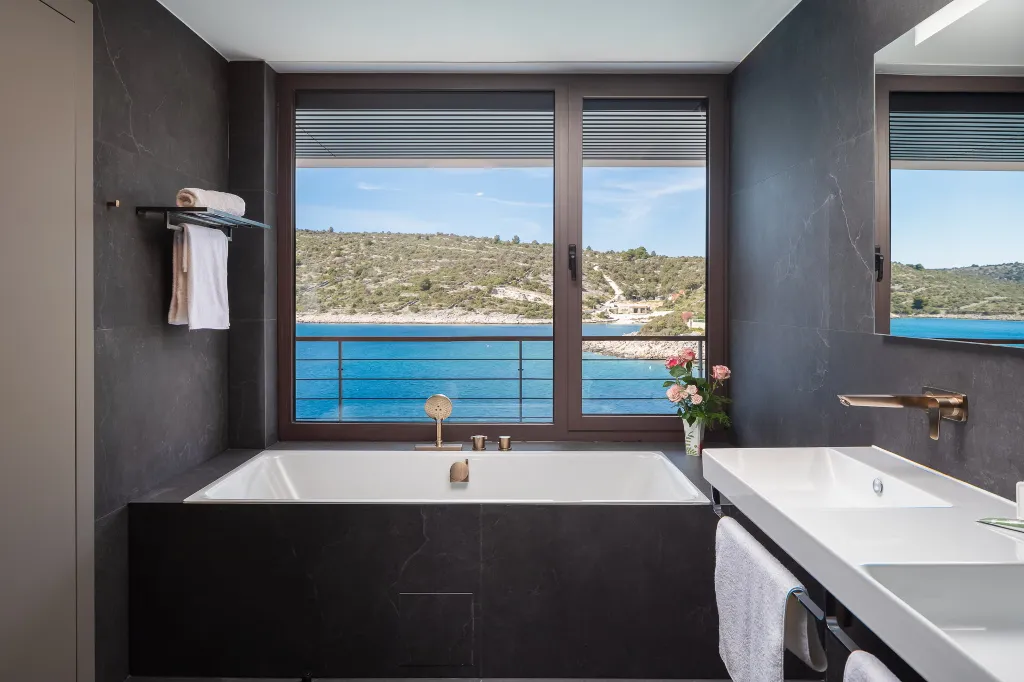 Beachfront Villa with Infinity Pool, Rogoznica