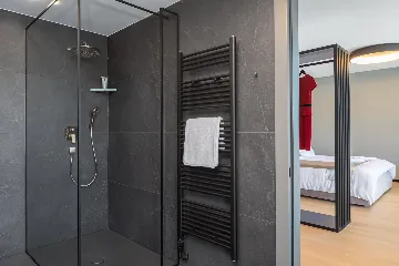 Beachfront Villa with Infinity Pool, Rogoznica