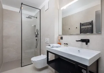 Beachfront Villa with Infinity Pool, Rogoznica