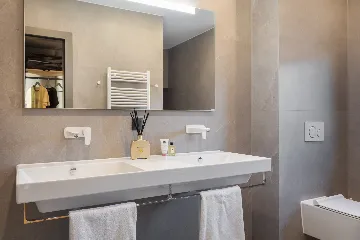 Beachfront Villa with Infinity Pool, Rogoznica