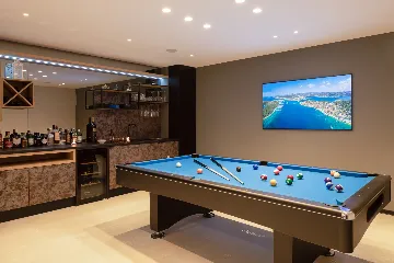 Beachfront Villa with Infinity Pool, Rogoznica