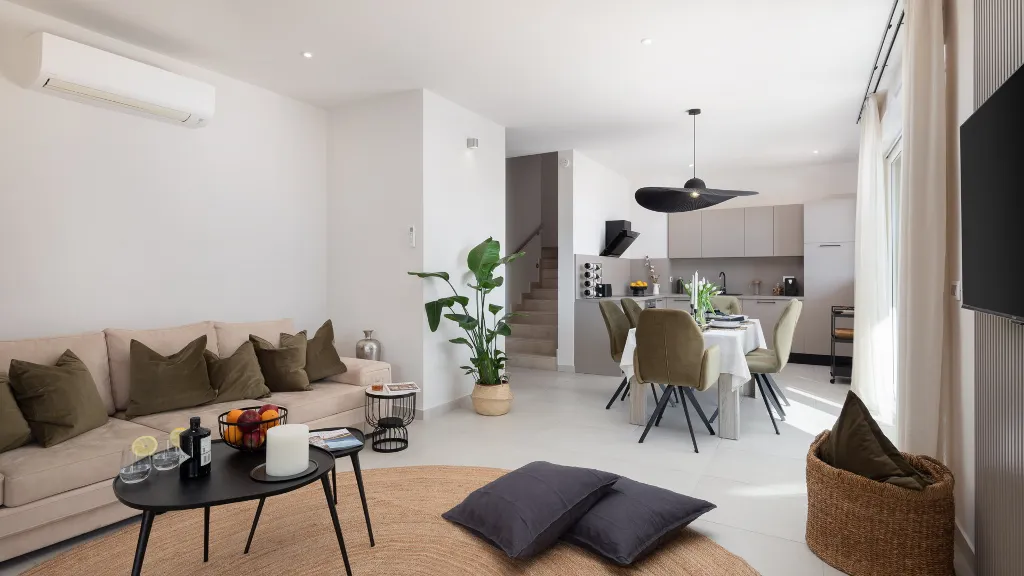 Contemporary Villa Retreat with Heated Pool, Kaštel Sućurac
