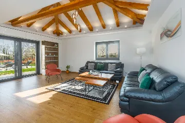 Spacious Family Villa with Pool in Pazin